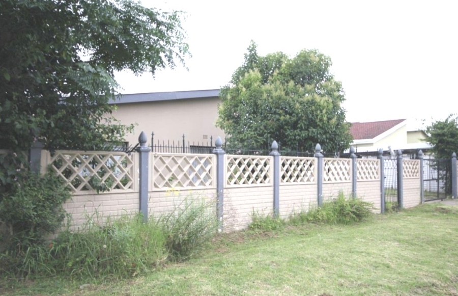 3 Bedroom Property for Sale in Bisho Gardens Eastern Cape